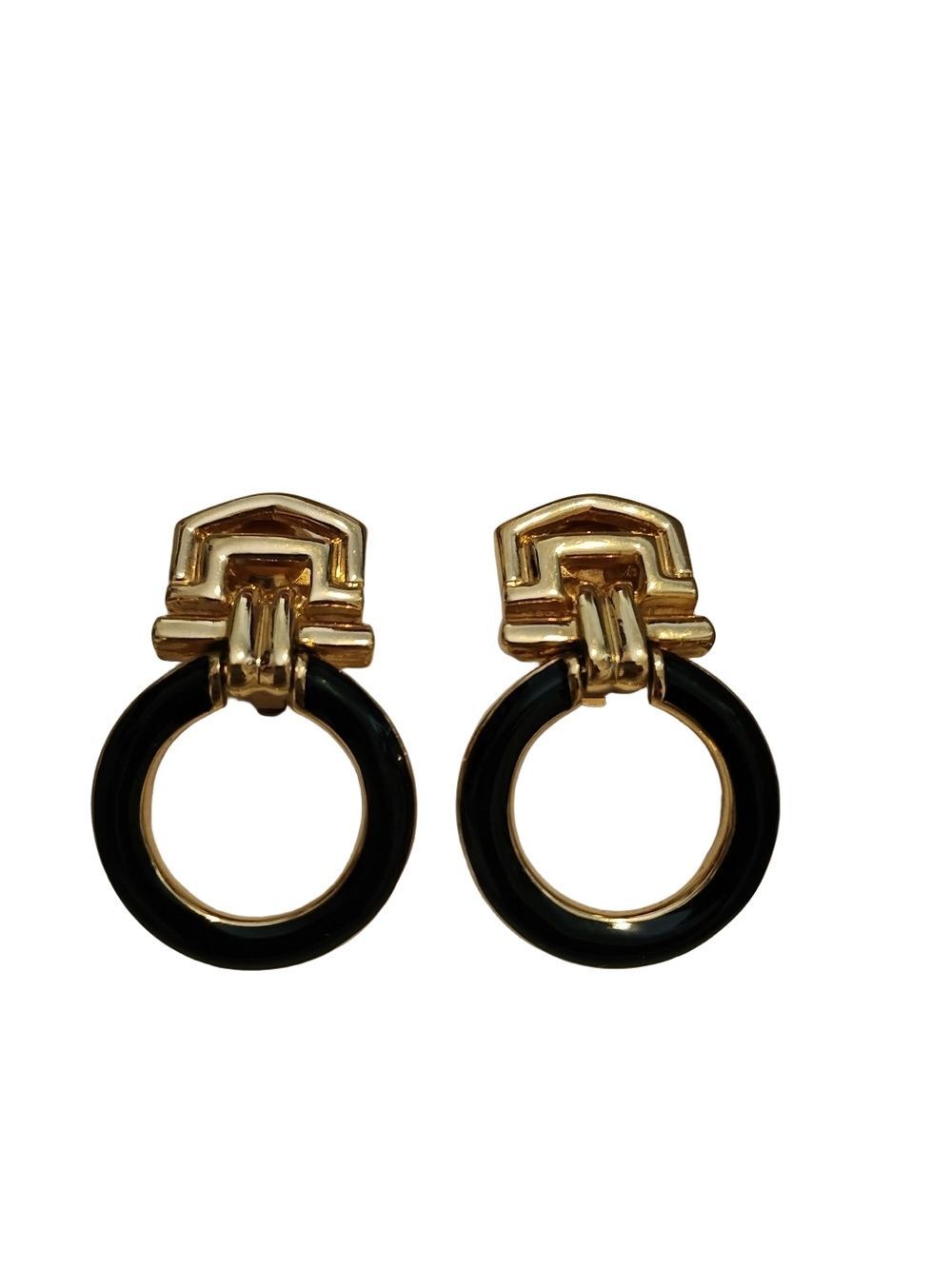 AFJ Made in Canada clip-on earrings ✨️ Gold-plated with black Resin.